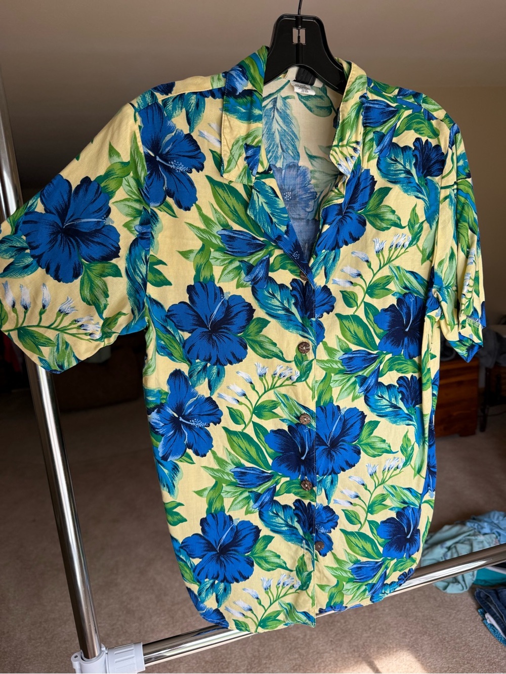 Teddi Hawaiian pattern button up